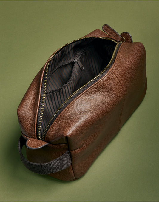 Quadra | NuHide® Washbag | Logo Free Clothing