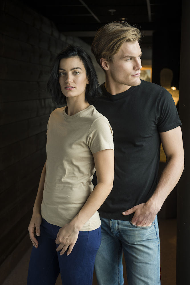 Clique Classic Tee. Pre-Shrunk Cotton Tee, Unisex Fit. 12 Colours. S-5XL - Tee Shirt - Logo Free Clothing