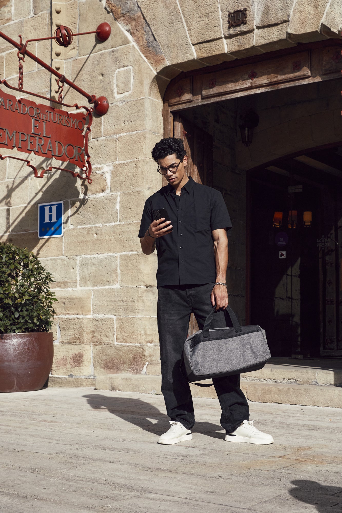 Clique Travel Bag | Weekend Duffle Bag | Zipped Main Compartment | 24 Litre Holdall | Shoulder Strap | Melange Grey