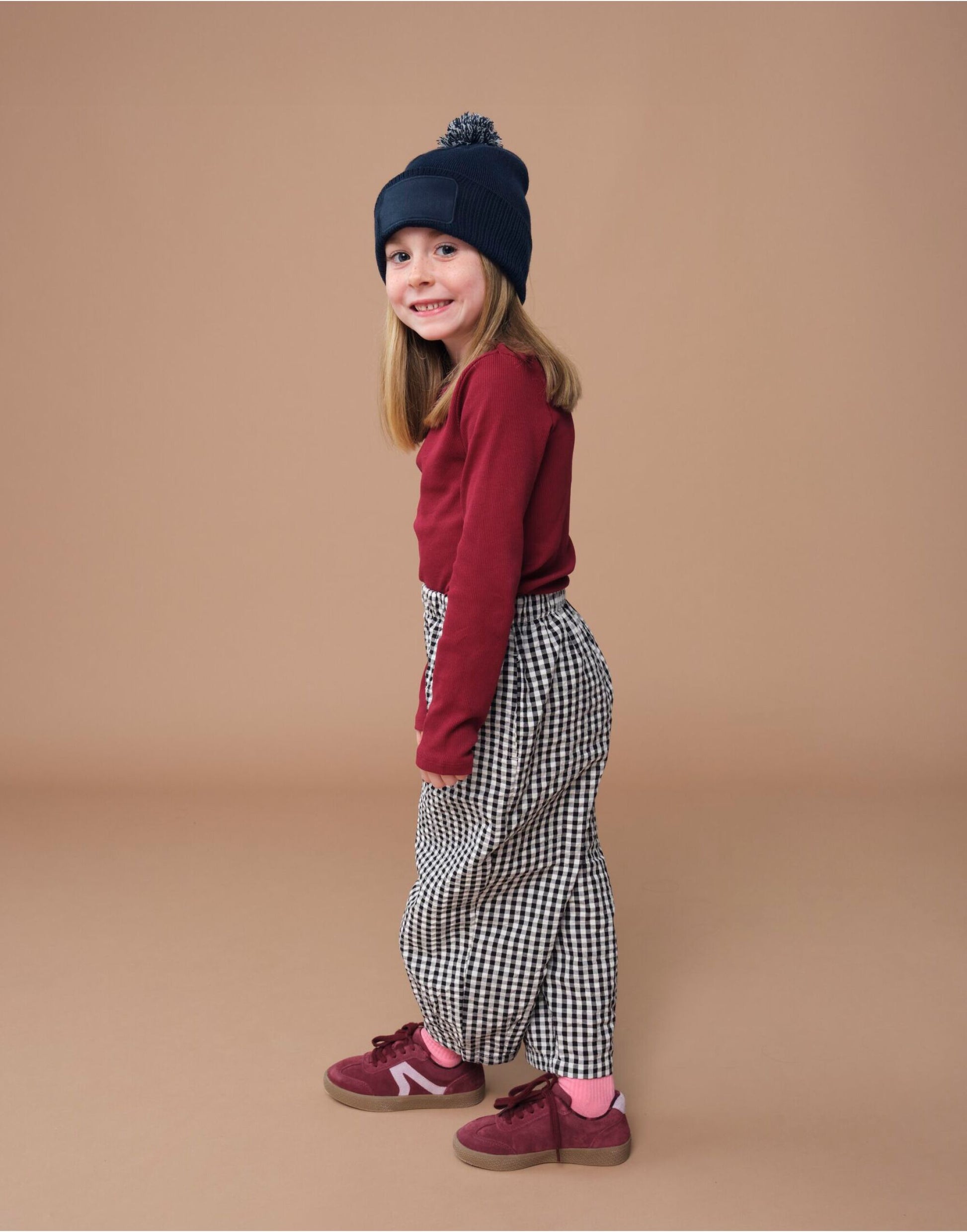 Beechfield | Junior Snowstar Patch Beanie | Logo Free Clothing