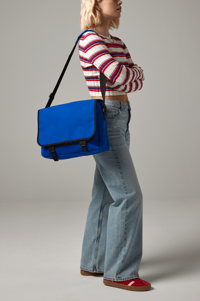 BagBase Messenger Bag | 11 Litre Capacity | Clip Fastenings | 5 Colours | One Size
