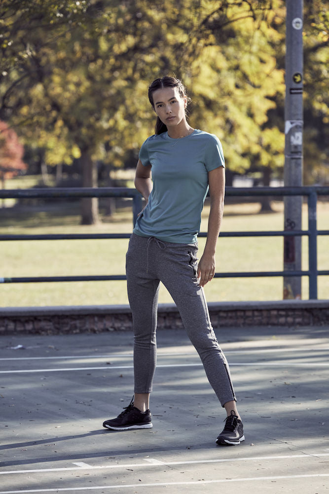 Ladies jogging bottoms with zip online pockets